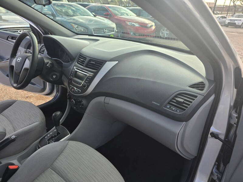 2017 Hyundai Accent SE