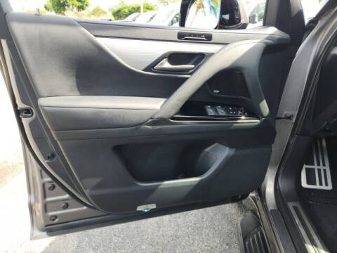 2023 Lexus LX 600 F SPORT Handling