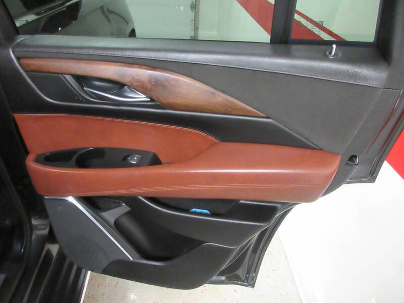2017 Cadillac Escalade Luxury