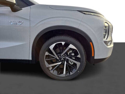 2025 Mitsubishi Outlander PHEV SE