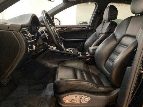 2023 Porsche Macan T