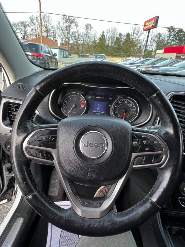 2019 Jeep Cherokee Limited photo 13