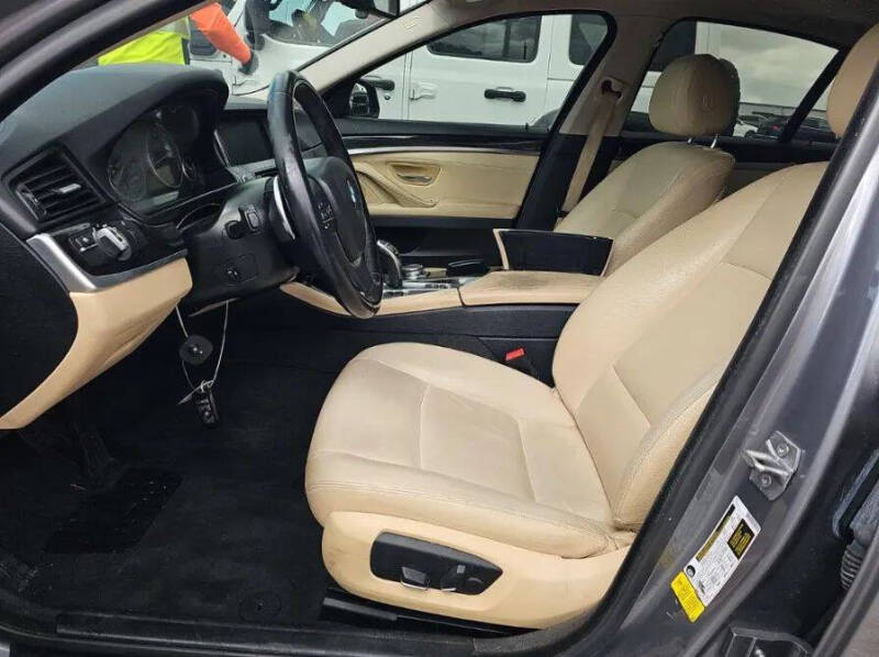 2016 BMW 5 Series 528i
