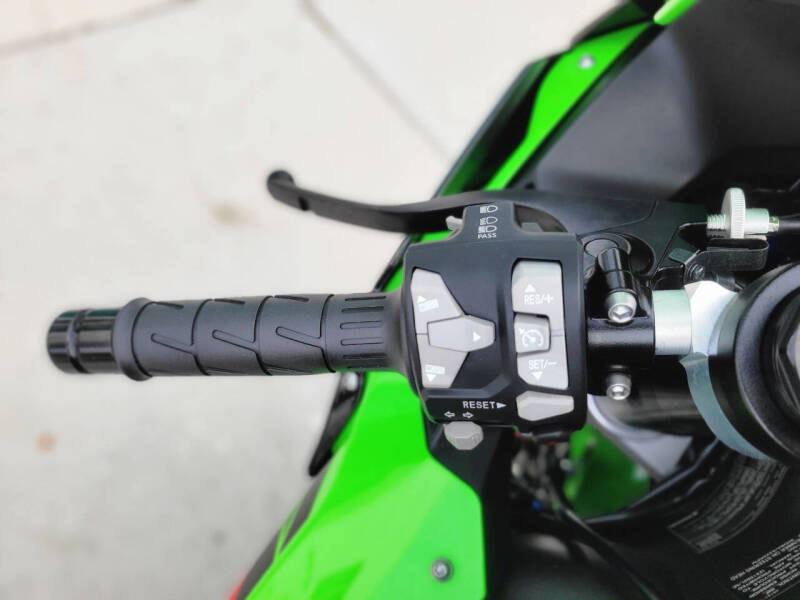 2024 Kawasaki Ninja Zx-10R KRT ABS Edition