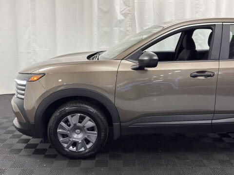 2025 Nissan Kicks S