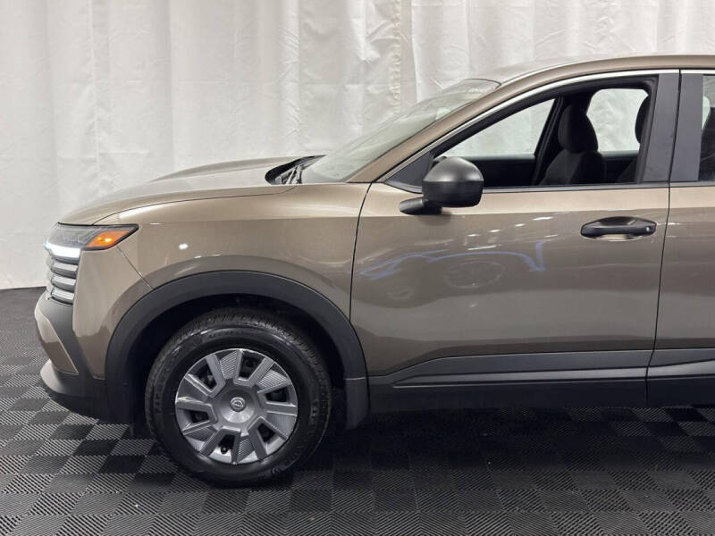 2025 Nissan Kicks S