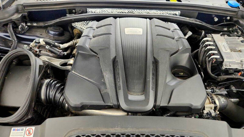 2023 Porsche Macan S