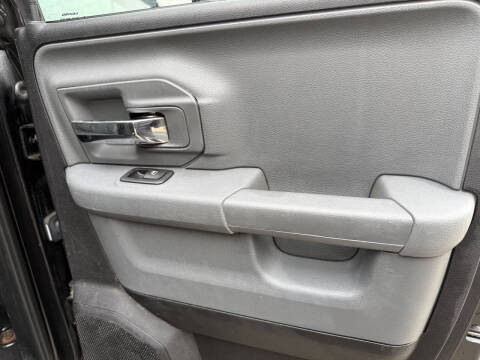 2016 RAM 1500 SLT