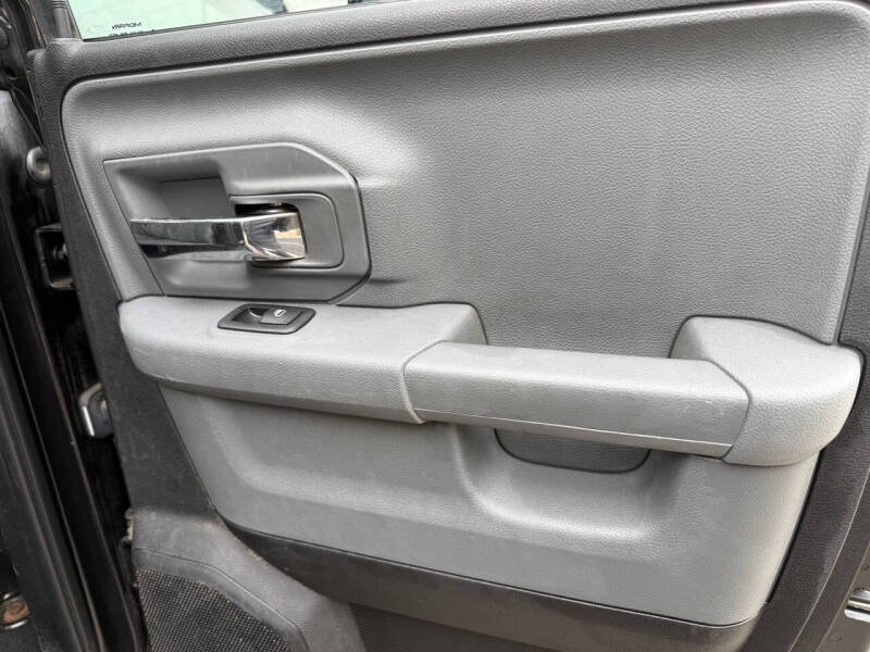 2016 RAM 1500 SLT