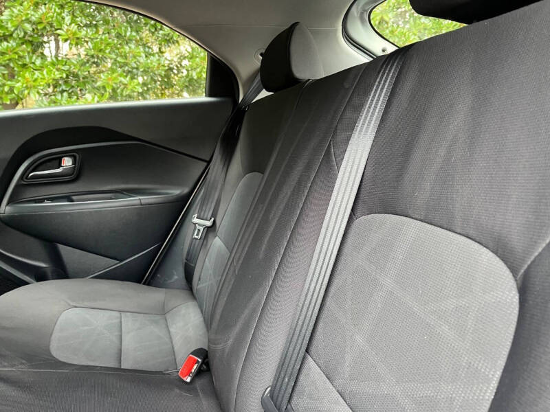 2013 Kia Rio 5-Door LX