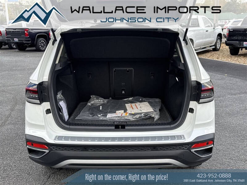 2025 Volkswagen Taos SE 4Motion