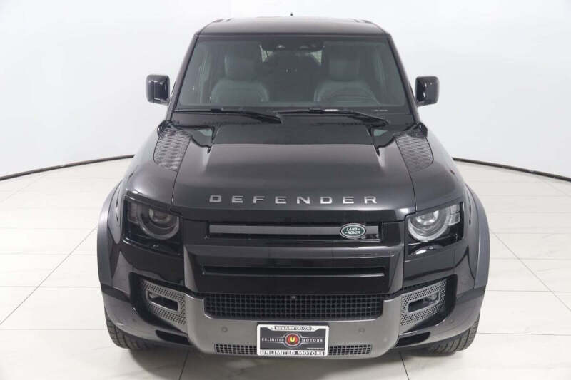 2023 Land Rover Defender 110 V8