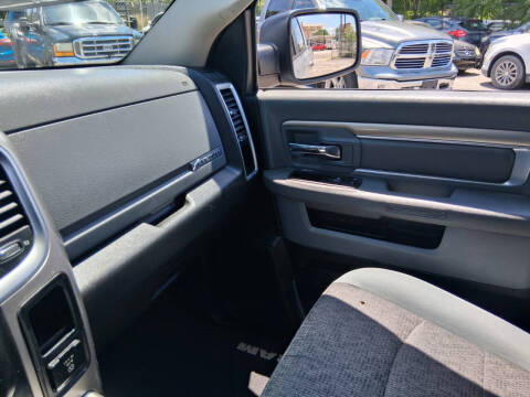 2016 RAM 1500 SLT