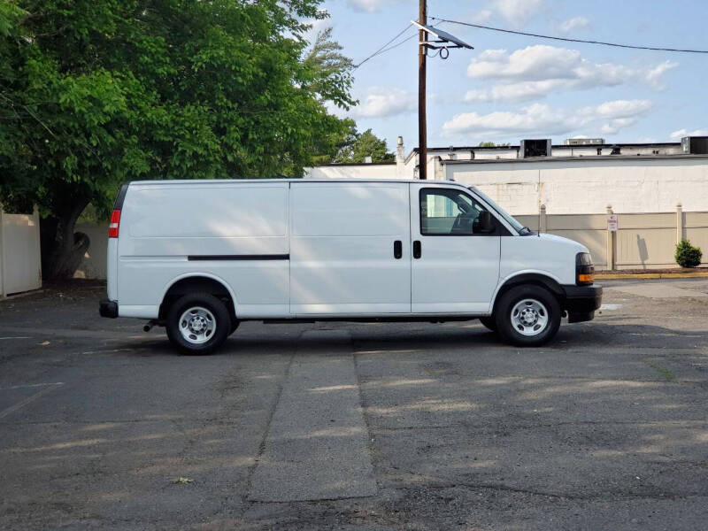 2023 Chevrolet Express 2500