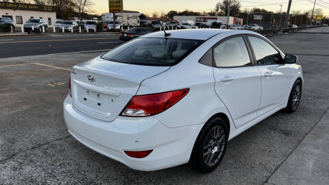 2017 Hyundai Accent Value Edition
