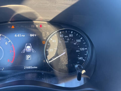 2023 Nissan Kicks SR