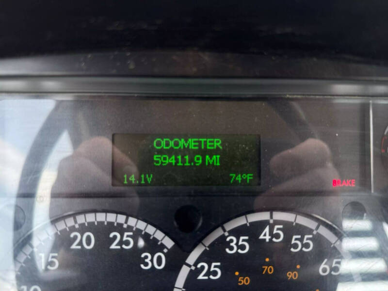 2019 Freightliner M2 106