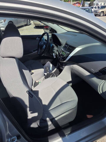 2012 Hyundai Accent GLS
