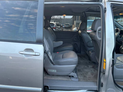 2005 Toyota Sienna
