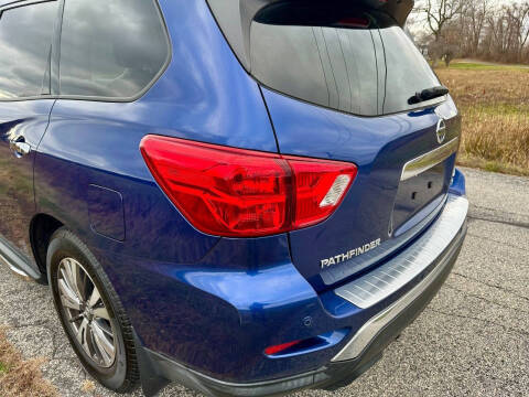 2017 Nissan Pathfinder SL