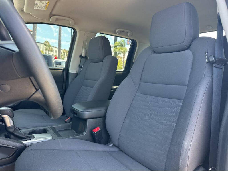 2022 Nissan Frontier S