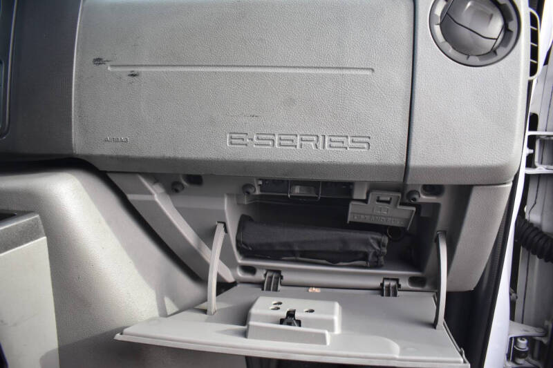 2011 Ford E-Series E-250