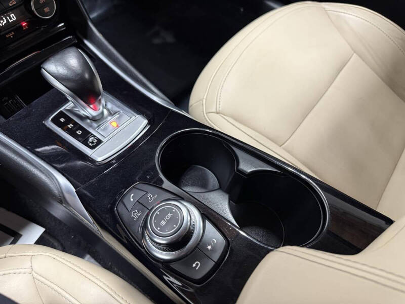 2018 Infiniti QX30 Luxury