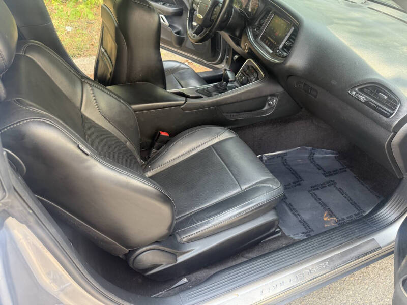 2016 Dodge Challenger SXT Plus