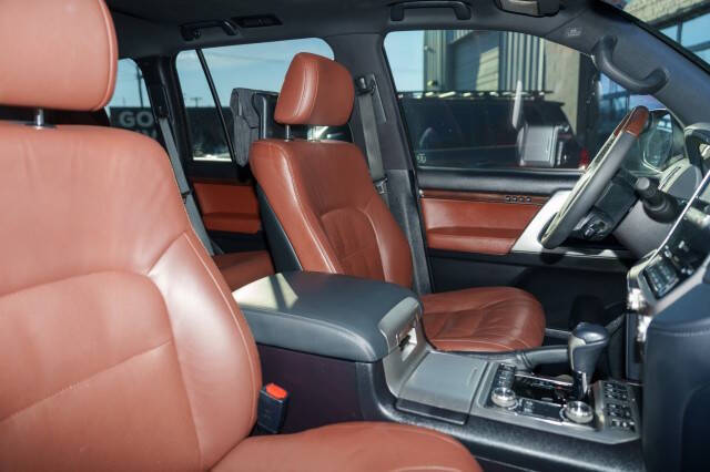 2016 Toyota Land Cruiser