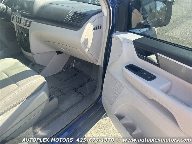 2011 Volkswagen Routan