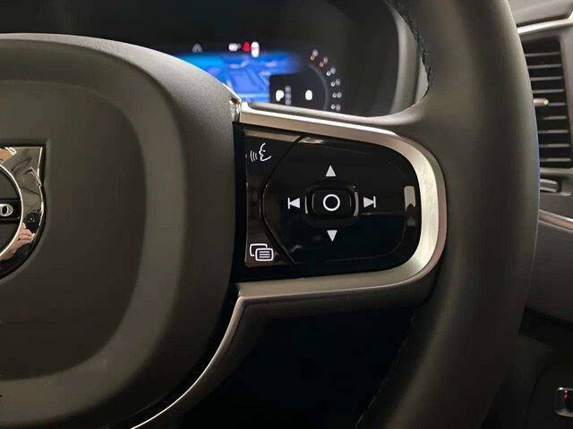 2025 Volvo XC90 B5 Core Bright Theme