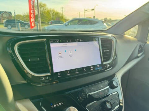 2024 Chrysler Pacifica Touring L