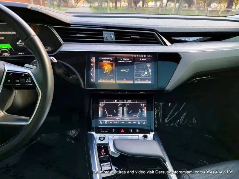 2021 Audi e-tron quattro Premium Plus