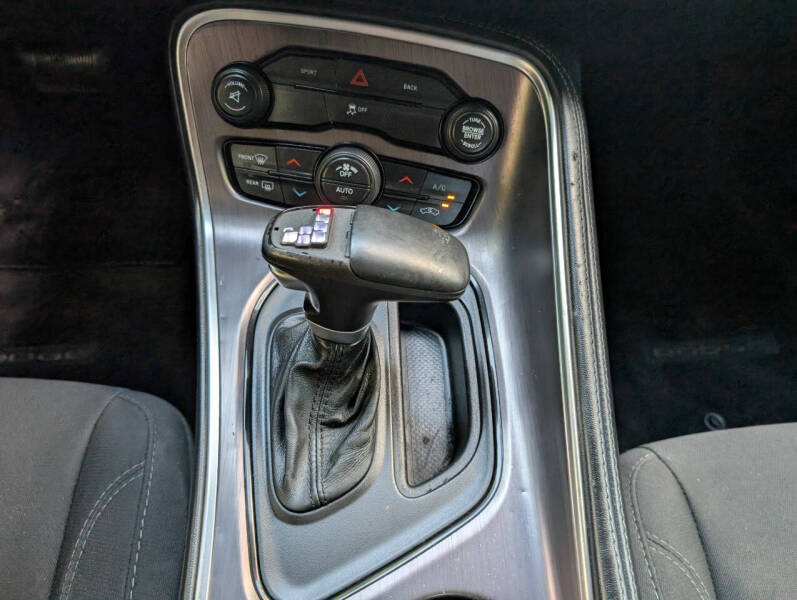 2015 Dodge Challenger SXT