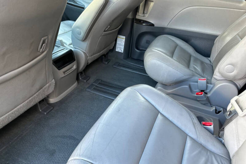 2016 Toyota Sienna
