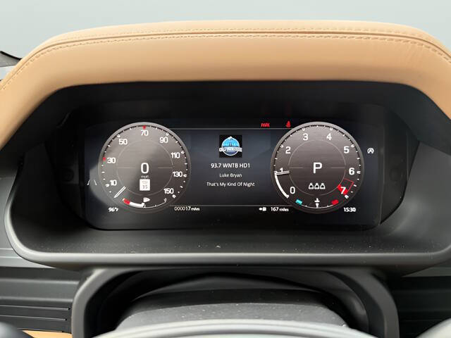 2025 Land Rover Defender 90 V8