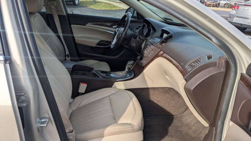 2012 Buick Regal Premium 1