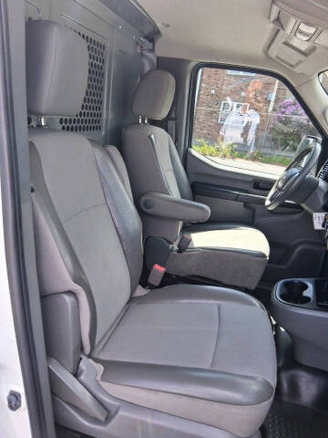 2019 Nissan NV 2500 HD SL