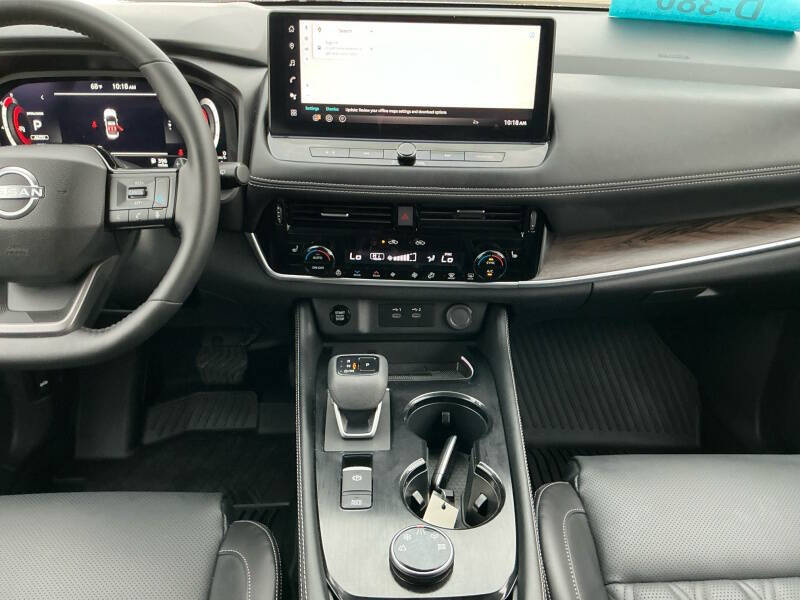 2025 Nissan Rogue Platinum