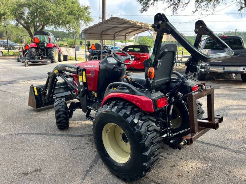 2022 YANMAR SA 425