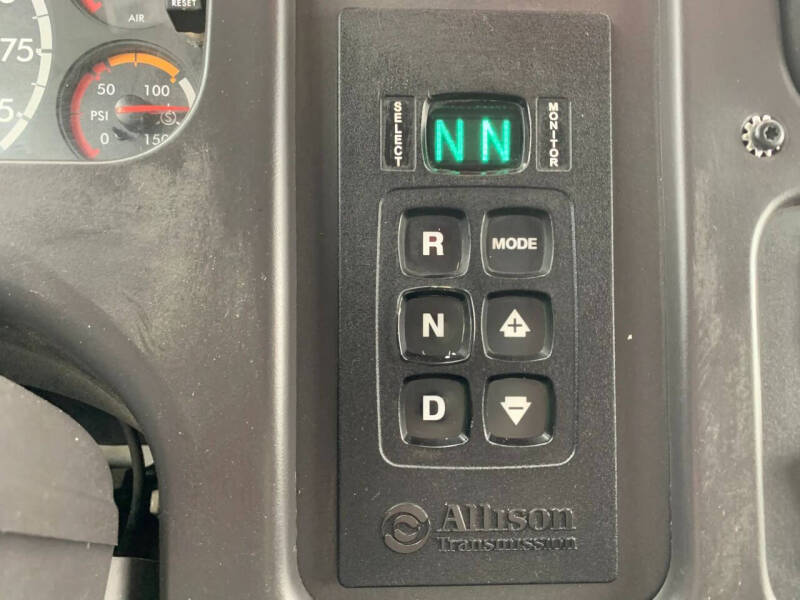 2016 Freightliner M2 106