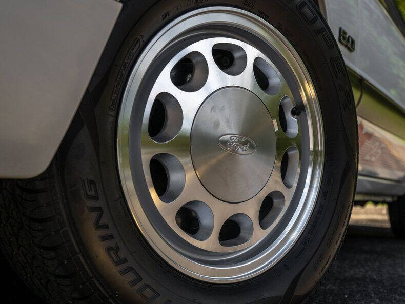 1989 Ford Mustang LX 5.0