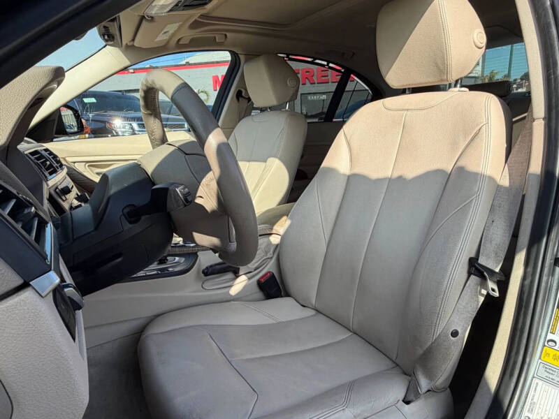 2012 BMW 3 Series 328i