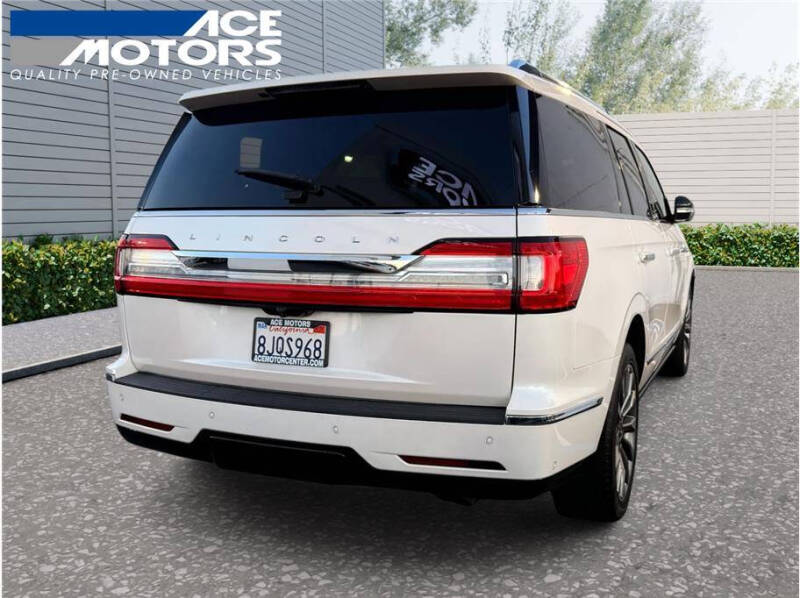 2019 Lincoln Navigator Select
