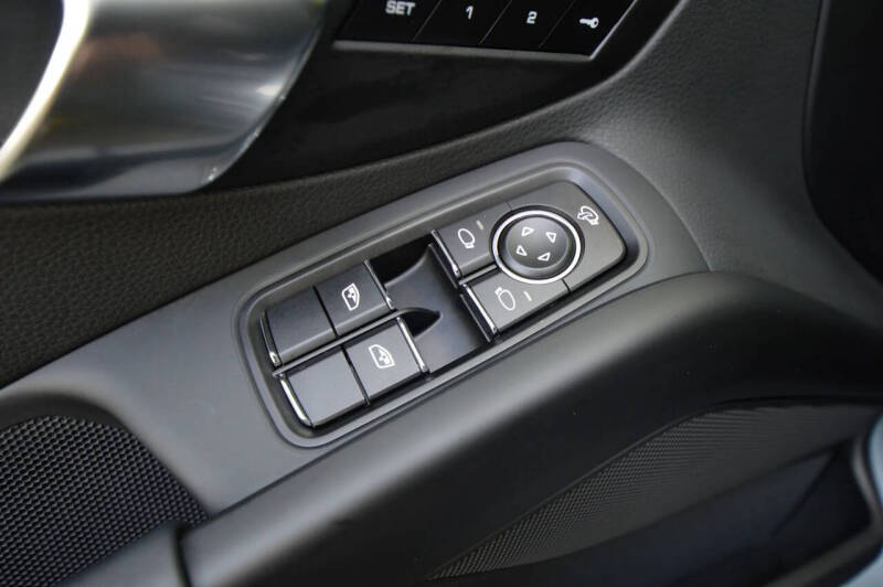 2025 Porsche 718 Cayman S