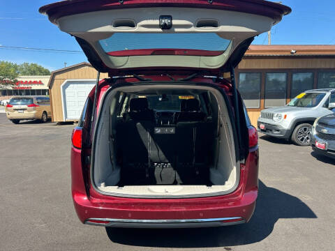 2020 Chrysler Pacifica Touring L