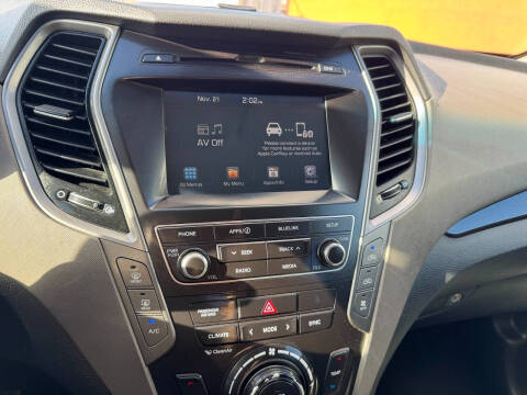 2017 Hyundai Santa Fe SE