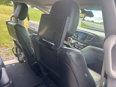2017 Chrysler Pacifica Touring-L Plus