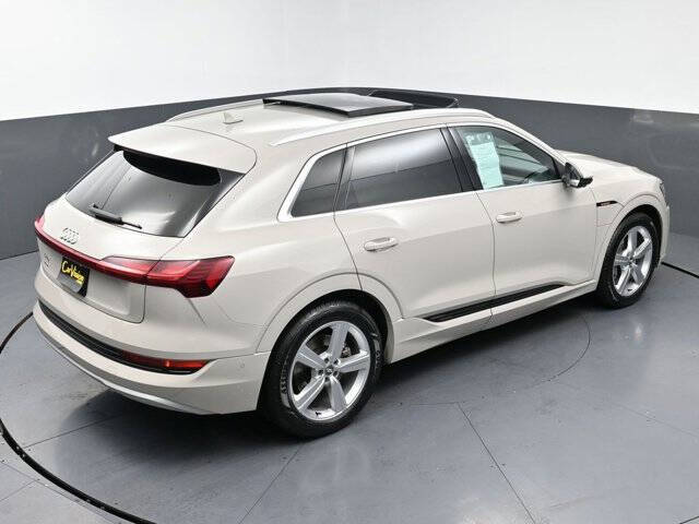 2019 Audi e-tron quattro Premium Plus