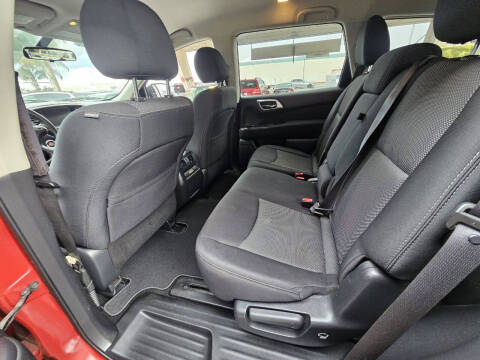 2017 Nissan Pathfinder SV